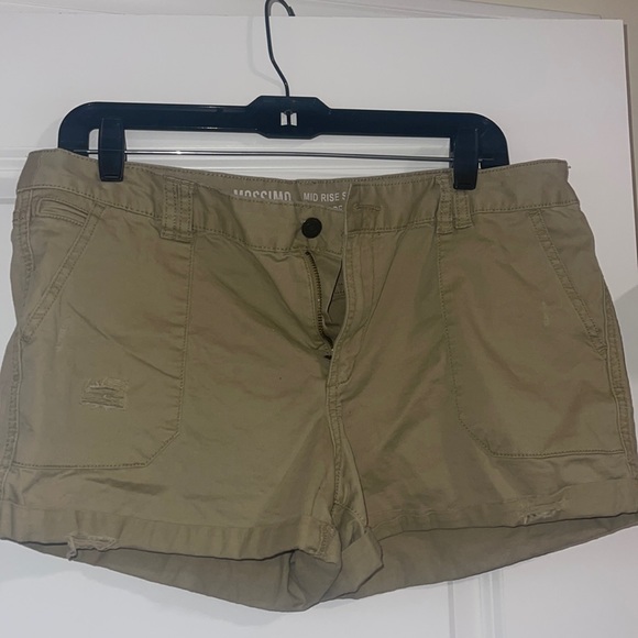 Cute short Khaki distressed shorts - Picture 1 of 3